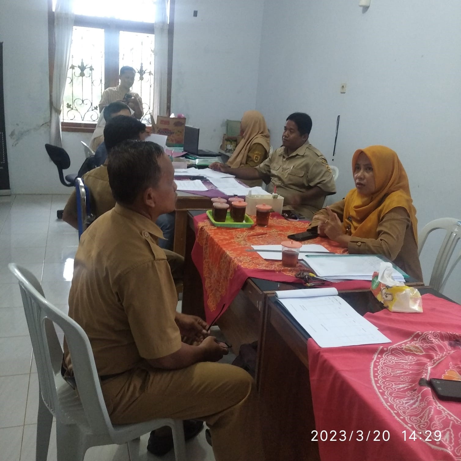 CAMAT LAKSANAKAN GIAT MONITORING DAN EVALUASI DANA TRANSFER DESA DI KECAMATAN GEBANG