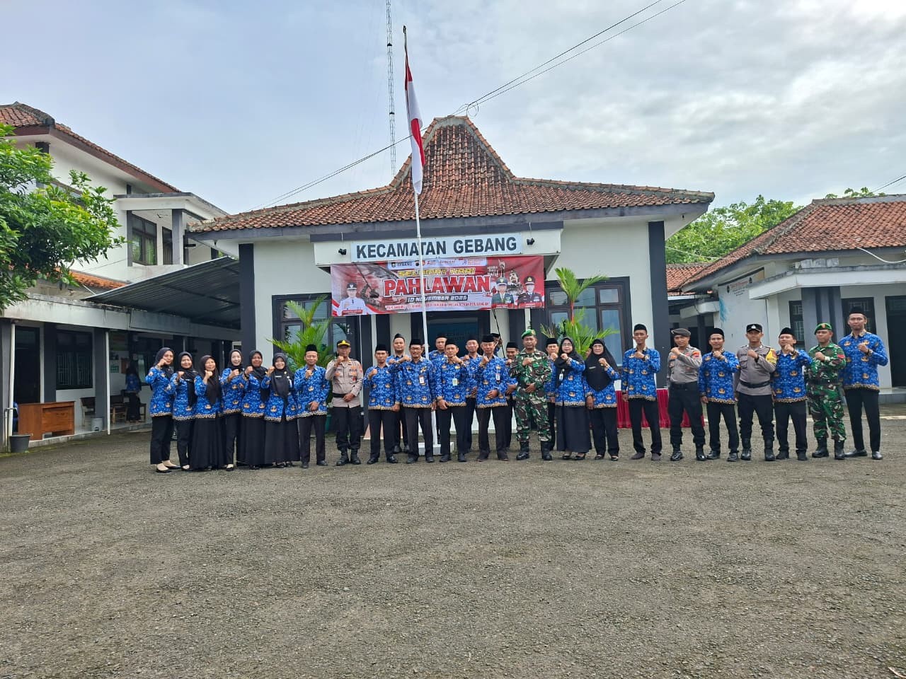 Upacara Bendera Peringatan Hari Pahlawan Tahun 2025 di Kecamatan Gebang Berlangsung Khidmat